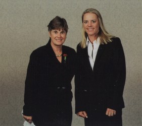 Former MGWA President Patricia Norton with 2004 Gold Tee Award winner Annika Sorenstam